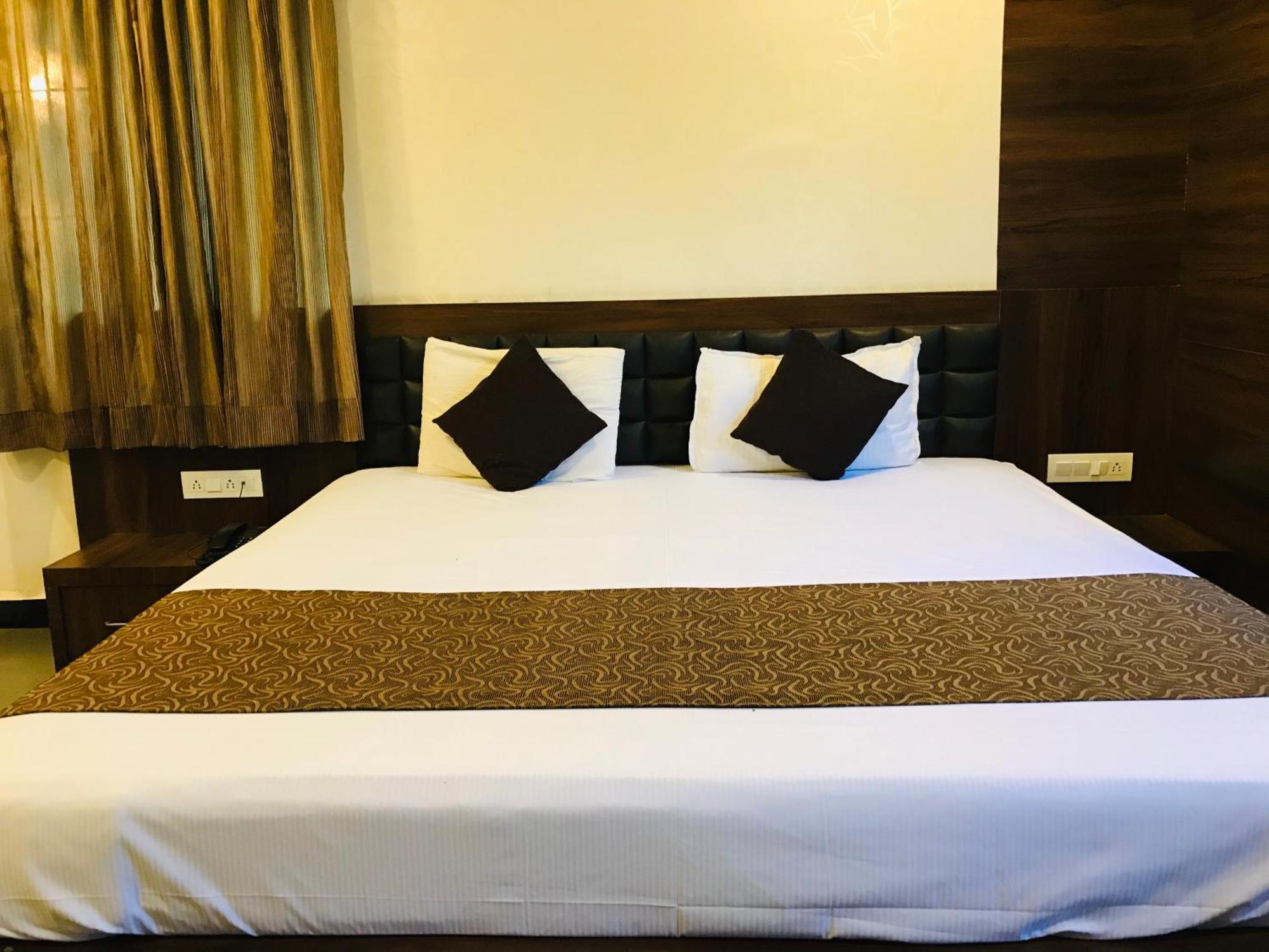 נאסיק Liva Rooms מראה חיצוני תמונה