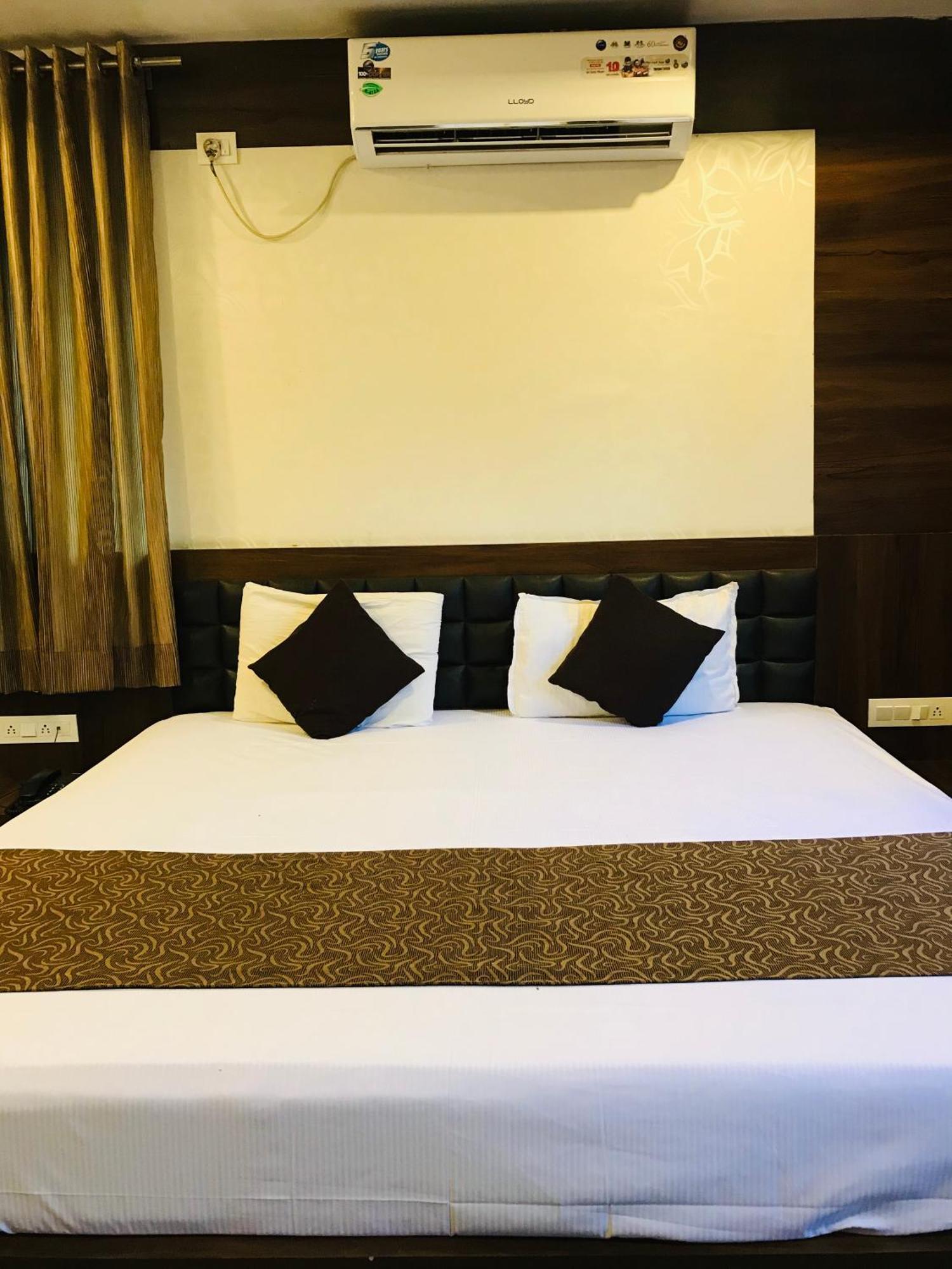 נאסיק Liva Rooms מראה חיצוני תמונה